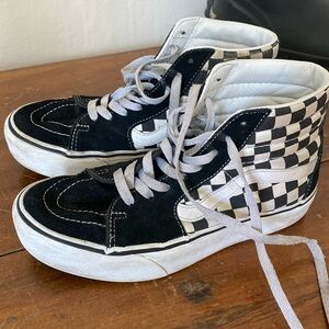 VANS | skate hi-top | platform | checkered | women’s 7.5